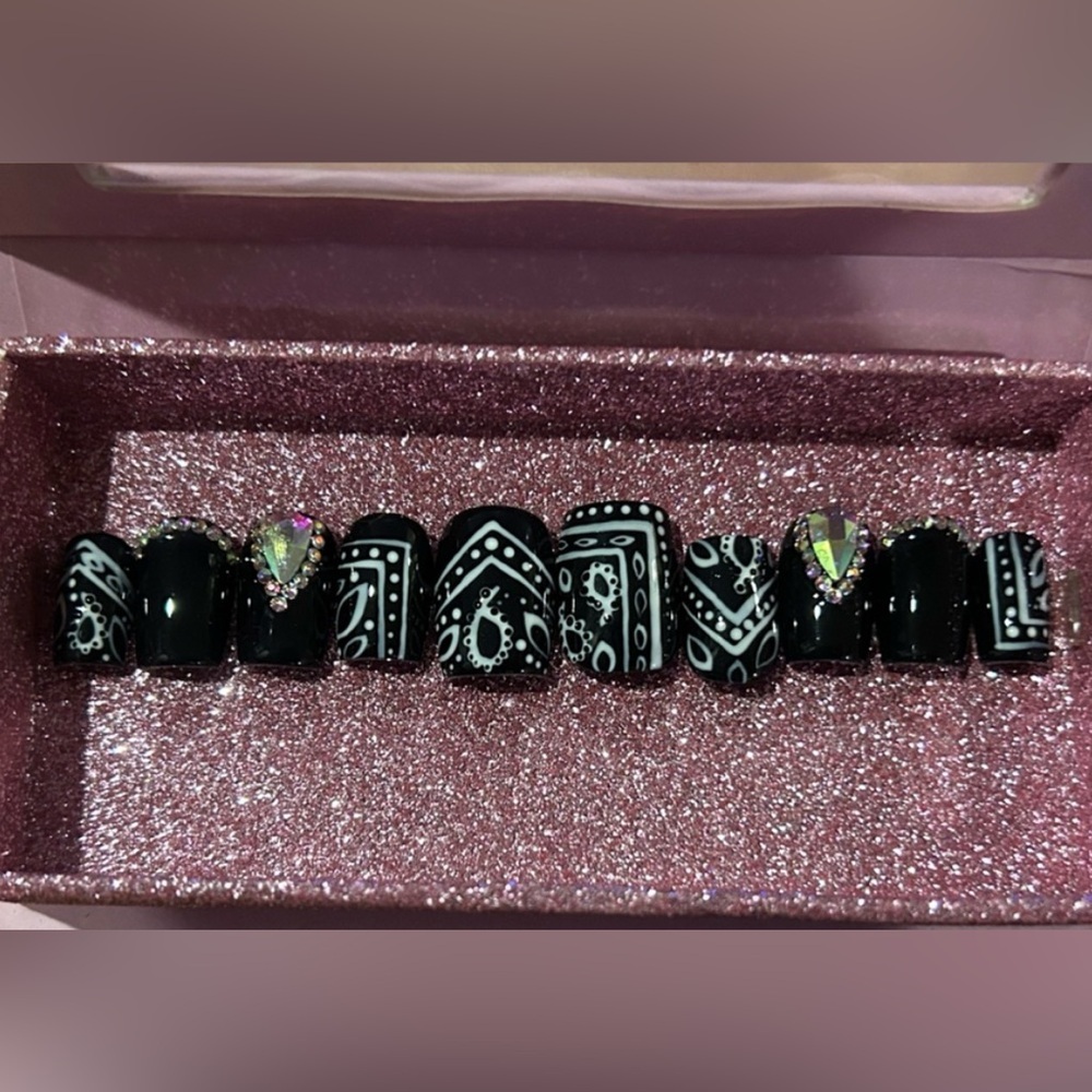 Acrylic Handpainted Design Medium-Length Nail Set